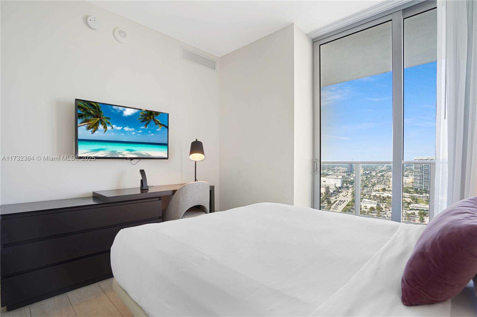 Hyde Beach House at 4010 Ocean Dr, Hollywood, FL 33019 - For Sale photo 19