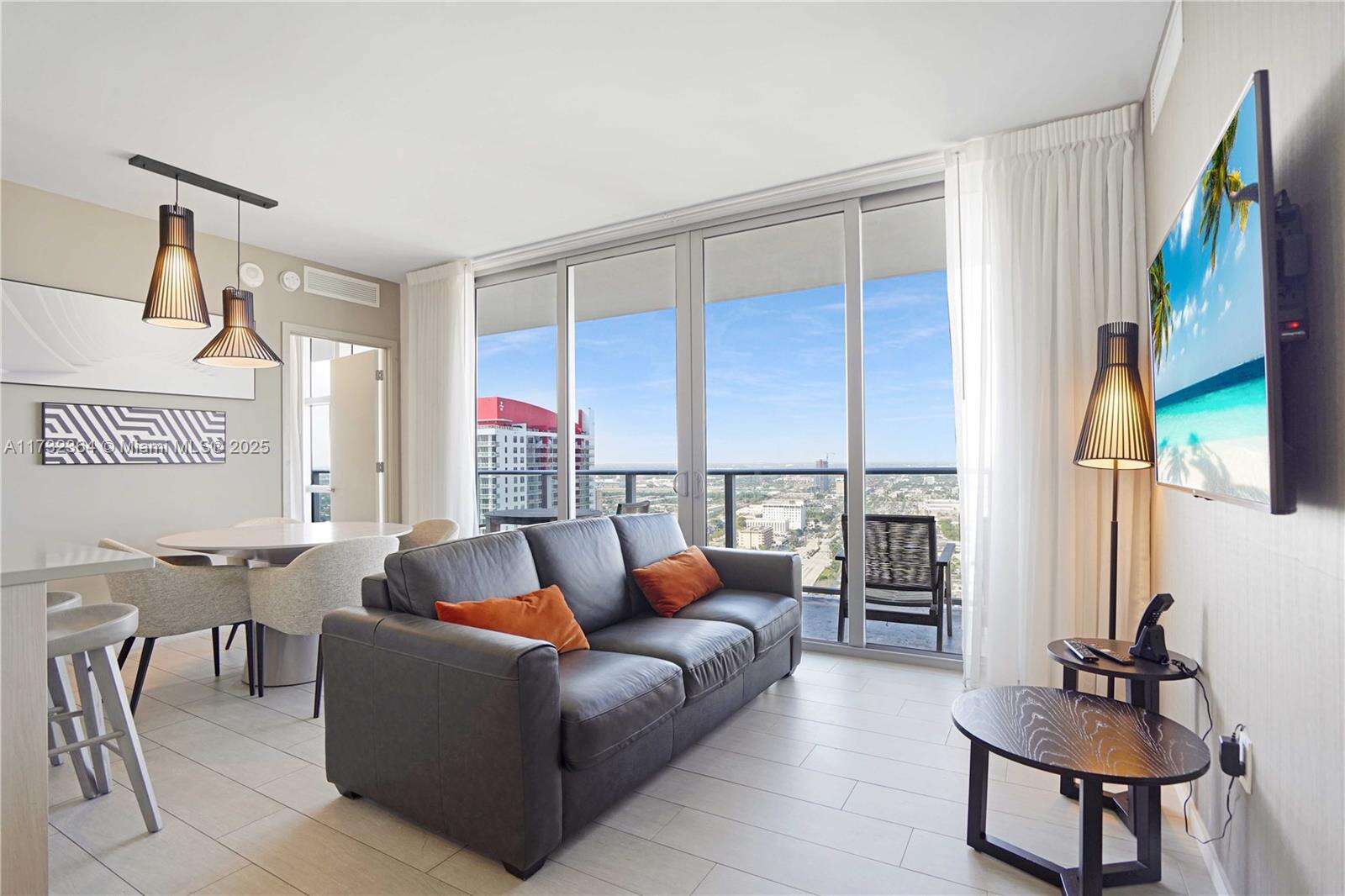 Hyde Beach House at 4010 Ocean Dr, Hollywood, FL 33019 - For Sale photo 3