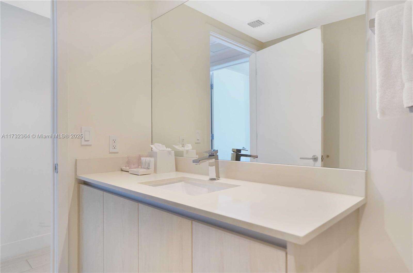 Hyde Beach House at 4010 Ocean Dr, Hollywood, FL 33019 - For Sale photo 27