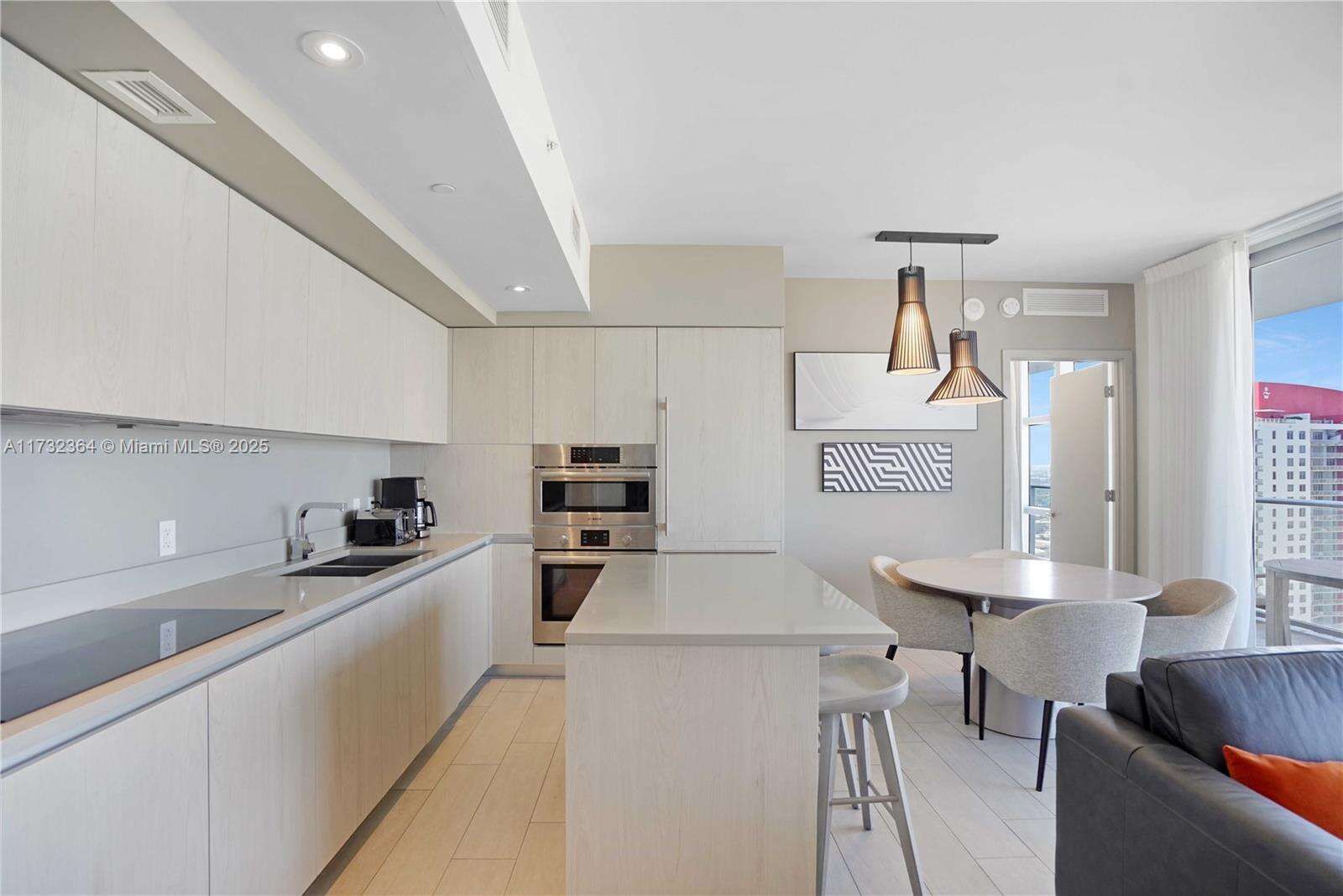 Hyde Beach House at 4010 Ocean Dr, Hollywood, FL 33019 - For Sale photo 5