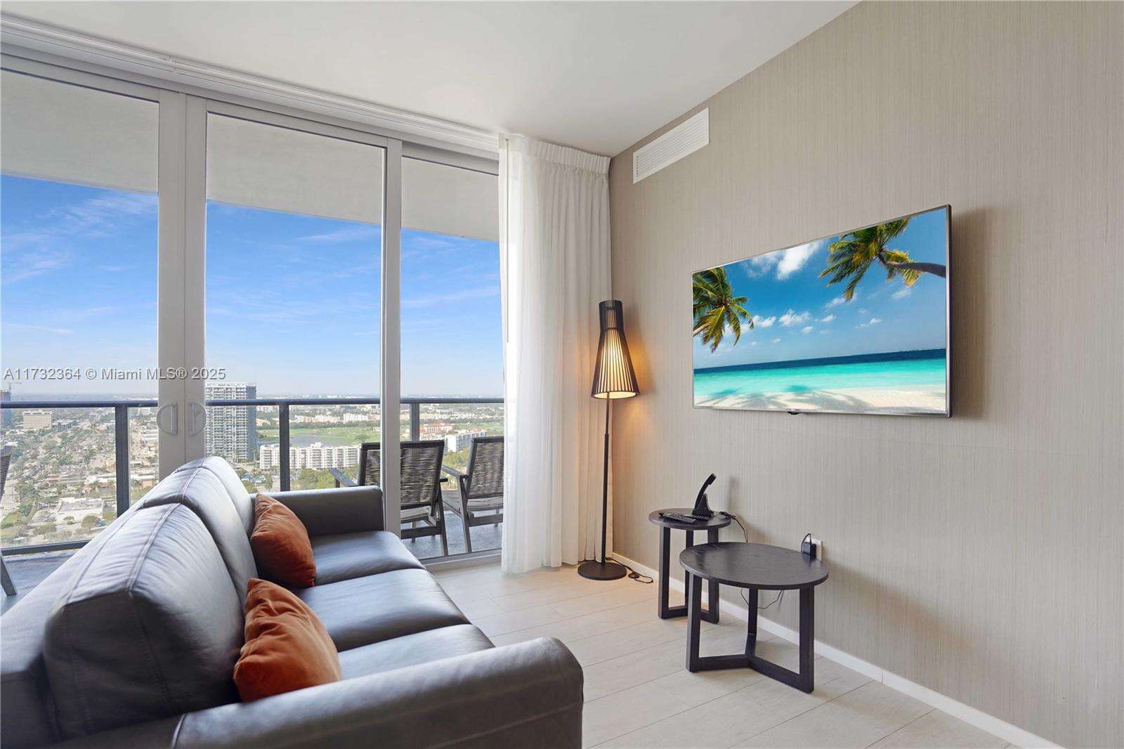 Hyde Beach House at 4010 Ocean Dr, Hollywood, FL 33019 - For Sale photo 9