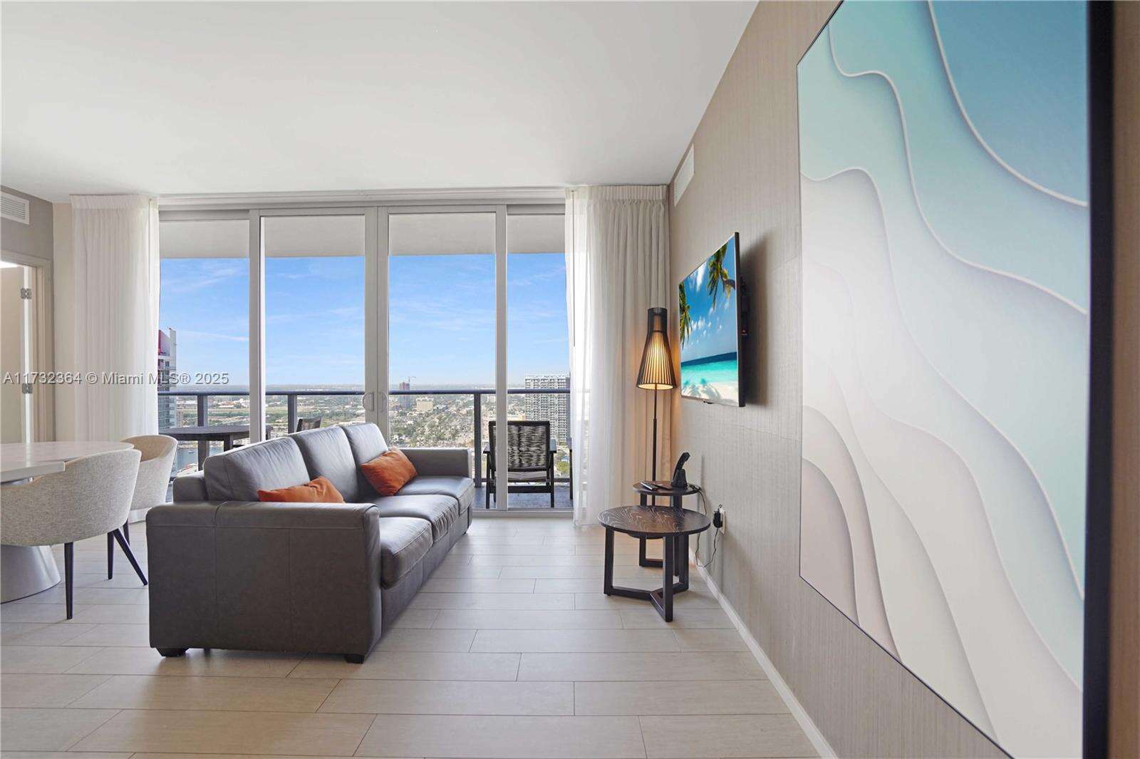 Hyde Beach House at 4010 Ocean Dr, Hollywood, FL 33019 - For Sale photo 10