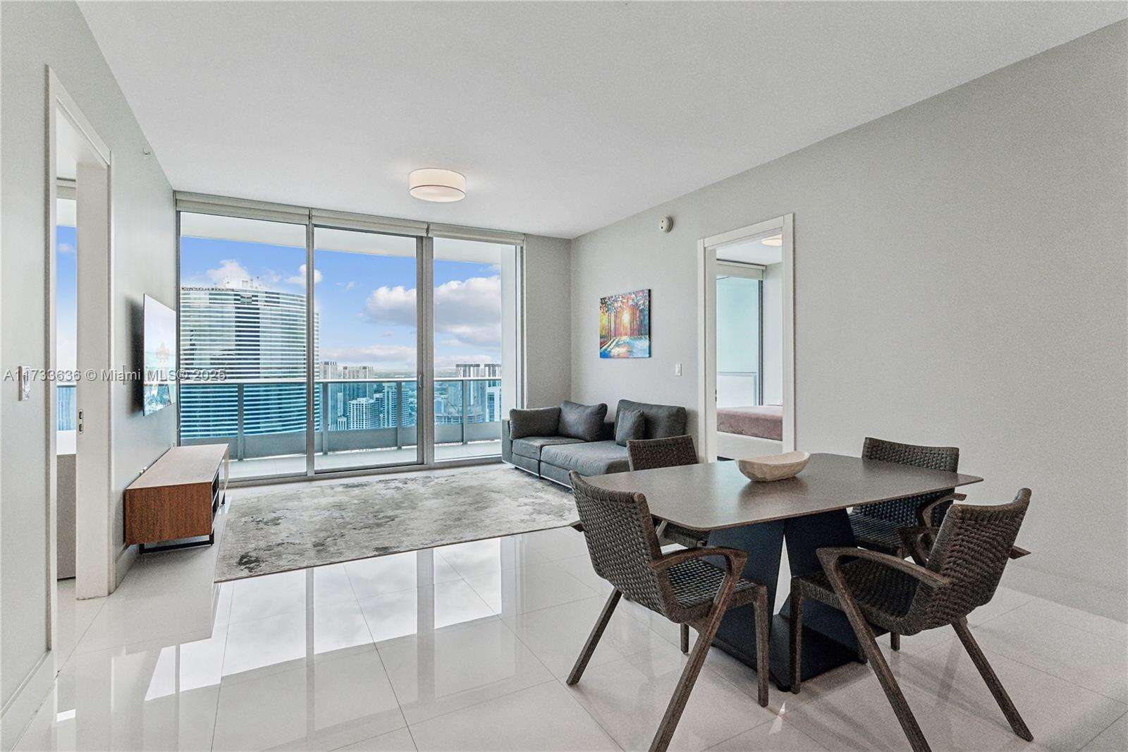 Epic Residences at 200 Biscayne Blvd Way, Miami, FL 33131 - For Sale photo 2