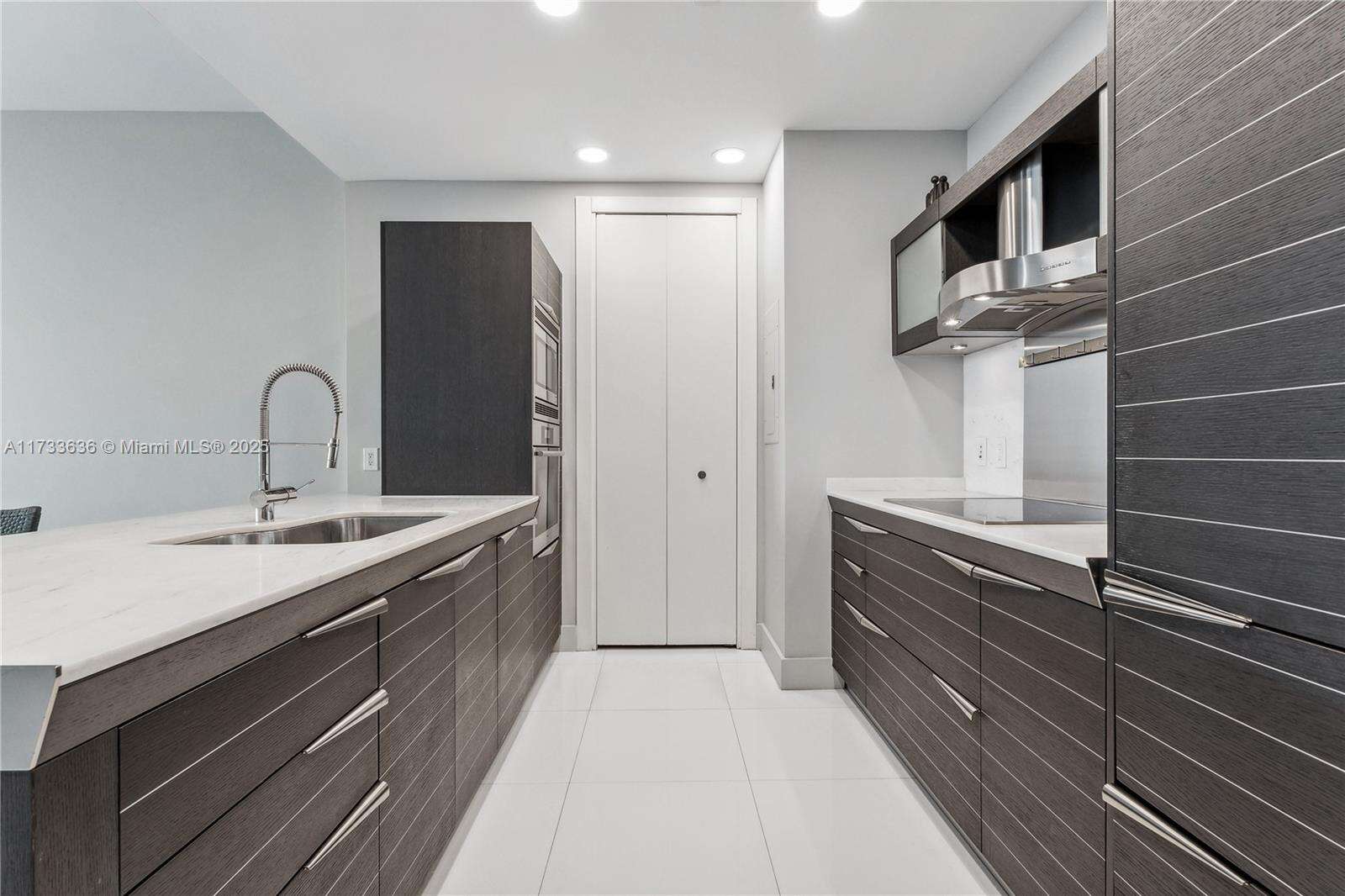 Epic Residences at 200 Biscayne Blvd Way, Miami, FL 33131 - For Sale photo 5