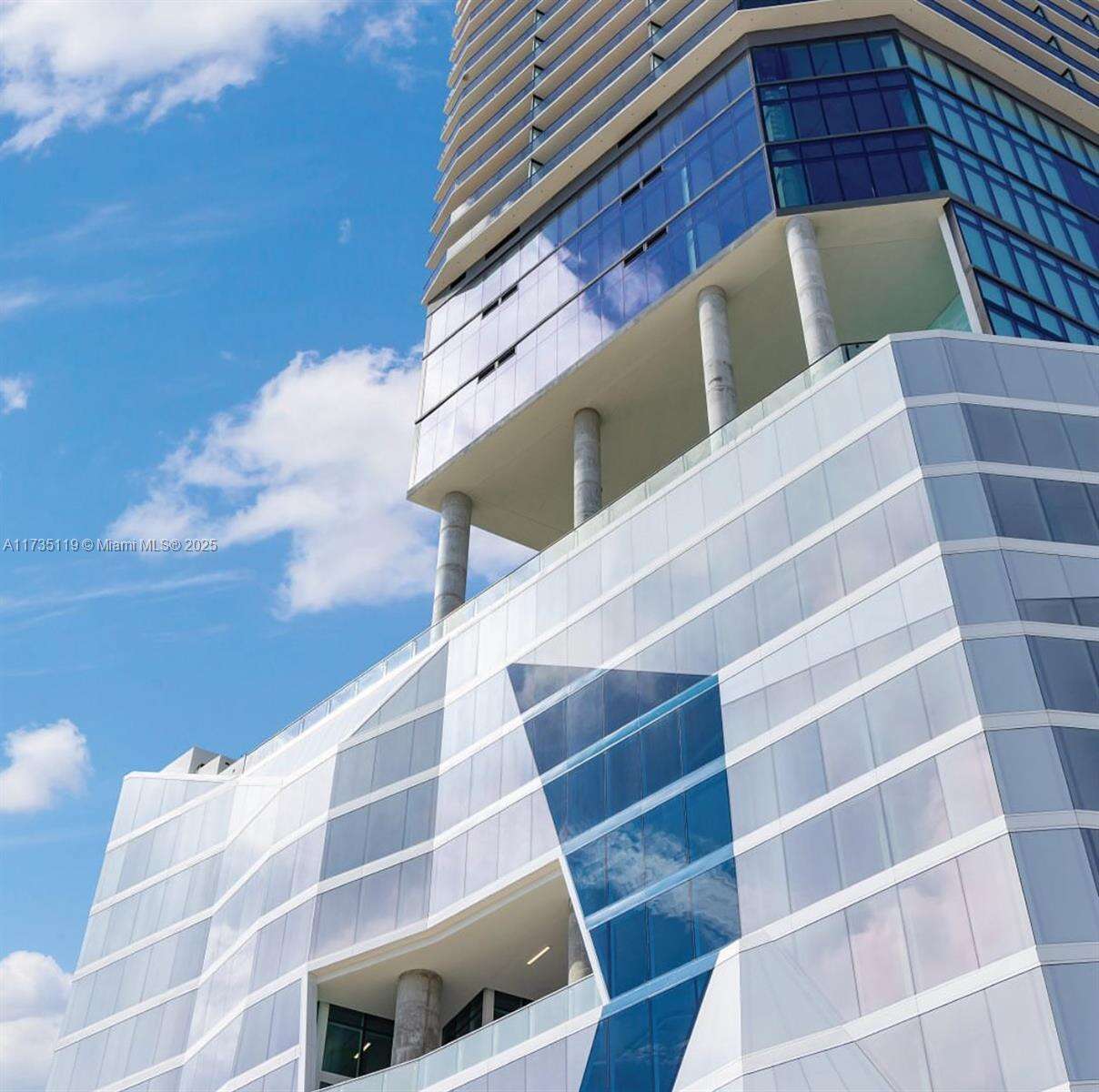 398 NE 5TH STREET - 398 5th St, Miami, FL 33132 | Picture 2