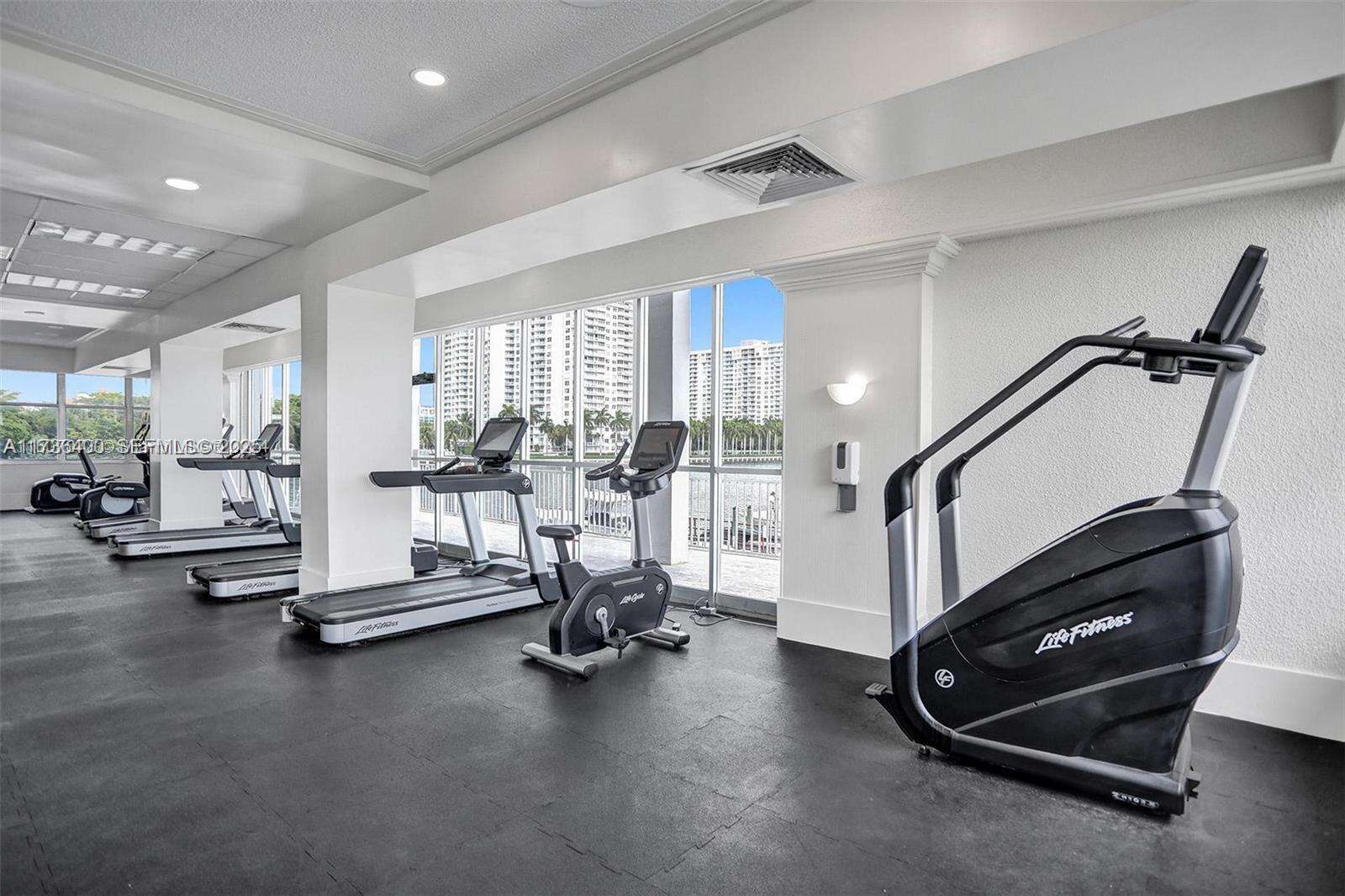 Del Prado at 18031 Biscayne Blvd, Aventura, FL 33160 - For Sale photo 22