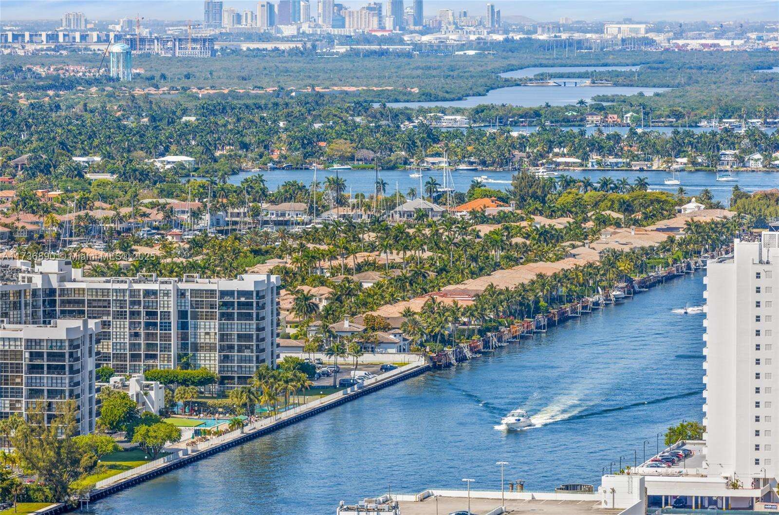 Hyde Resort at 4111 Ocean Dr, Hollywood, FL 33019 - For Sale photo 2