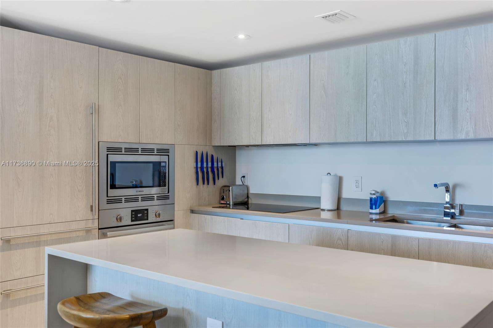 Hyde Resort at 4111 Ocean Dr, Hollywood, FL 33019 - For Sale photo 12