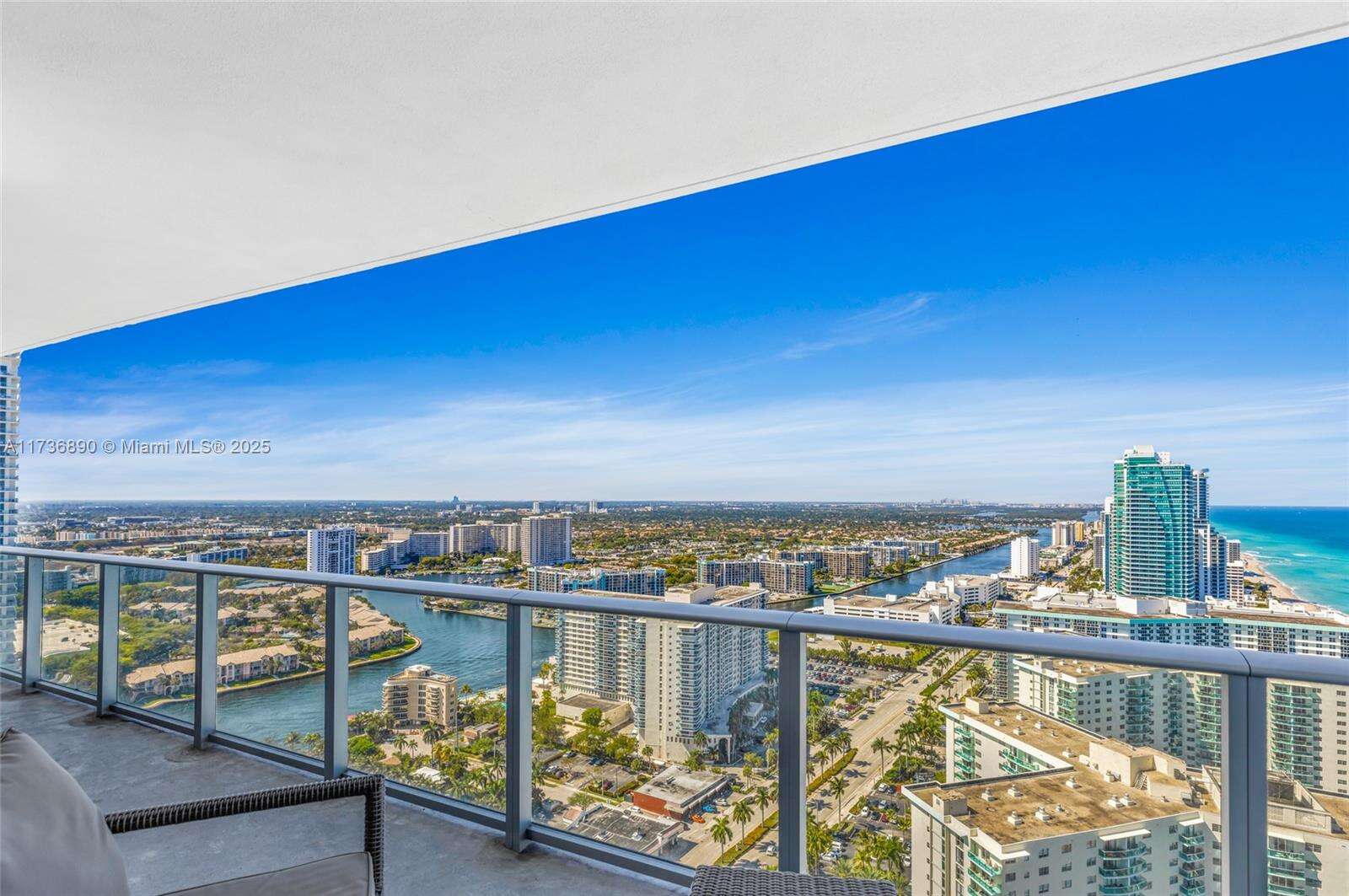 Hyde Resort at 4111 Ocean Dr, Hollywood, FL 33019 - For Sale photo 4