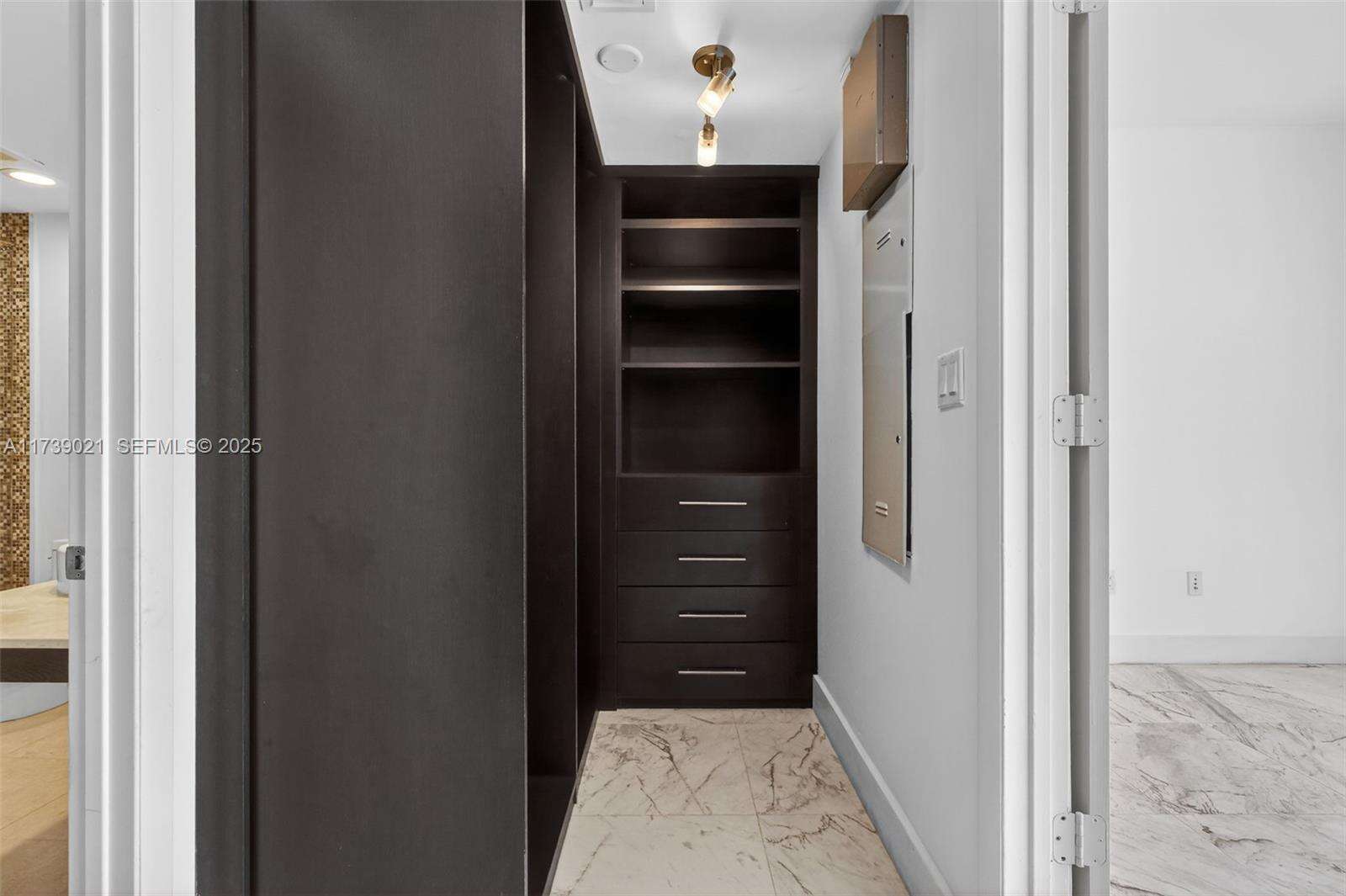 ICON BRICKELL CONDO NO 3 - 485 Brickell Ave, Miami, FL 33131 | Picture 21