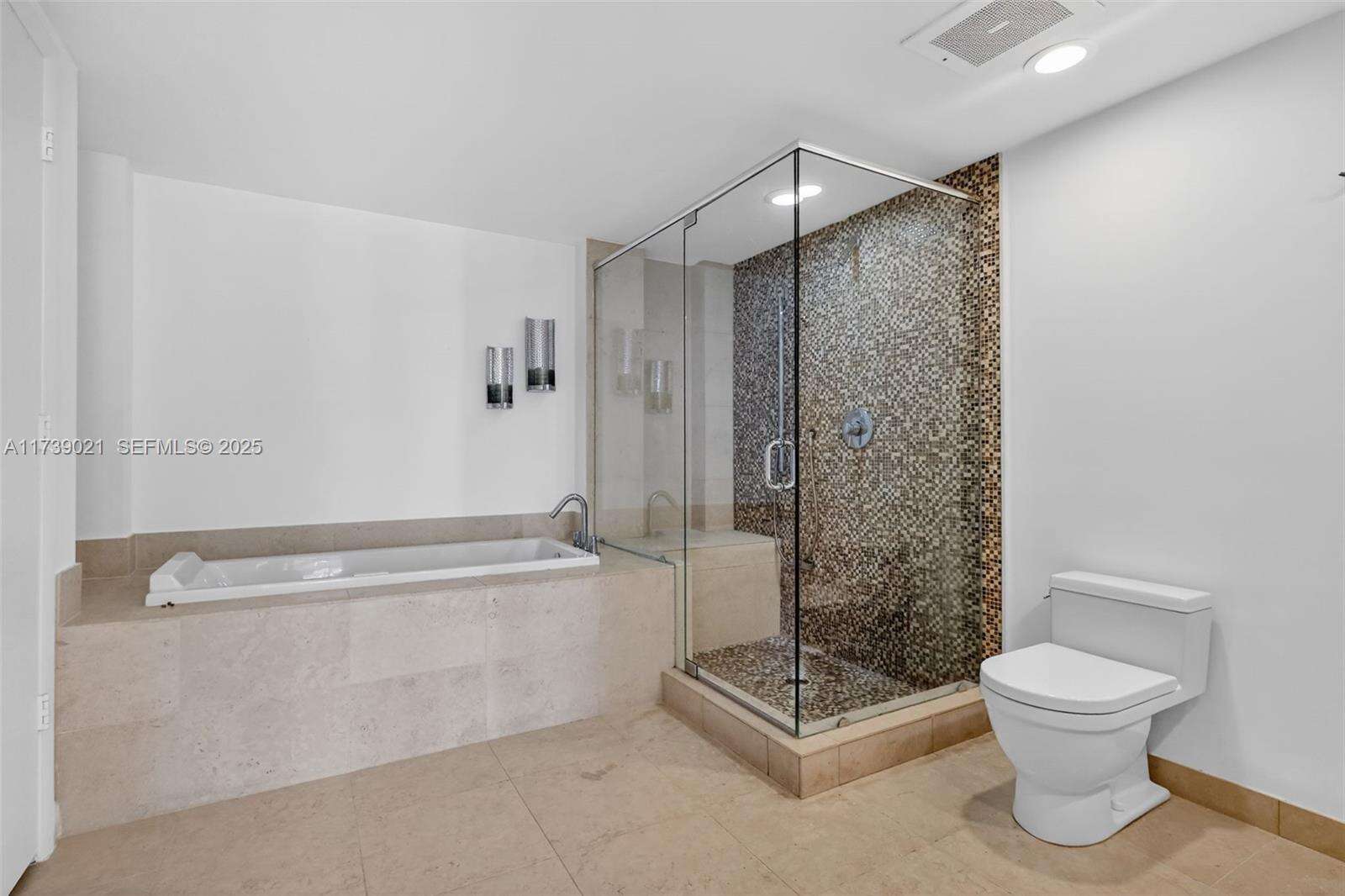 ICON BRICKELL CONDO NO 3 - 485 Brickell Ave, Miami, FL 33131 | Picture 22