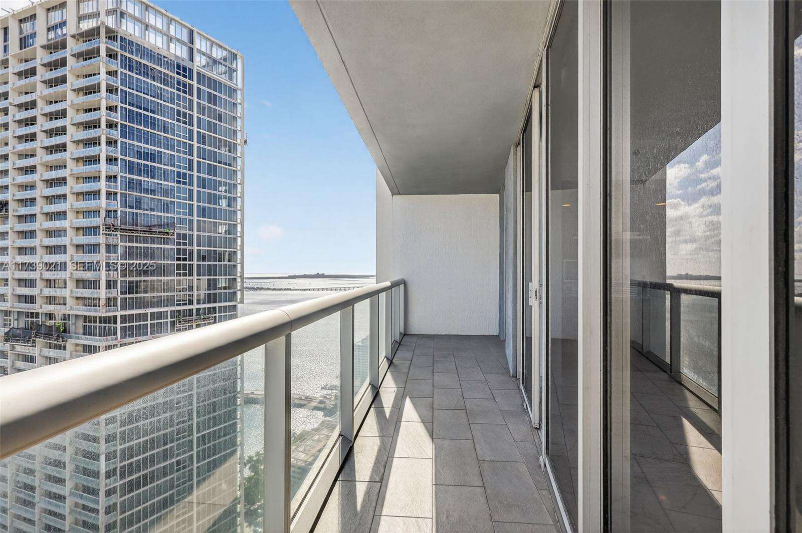 ICON BRICKELL CONDO NO 3 - 485 Brickell Ave, Miami, FL 33131 | Picture 25