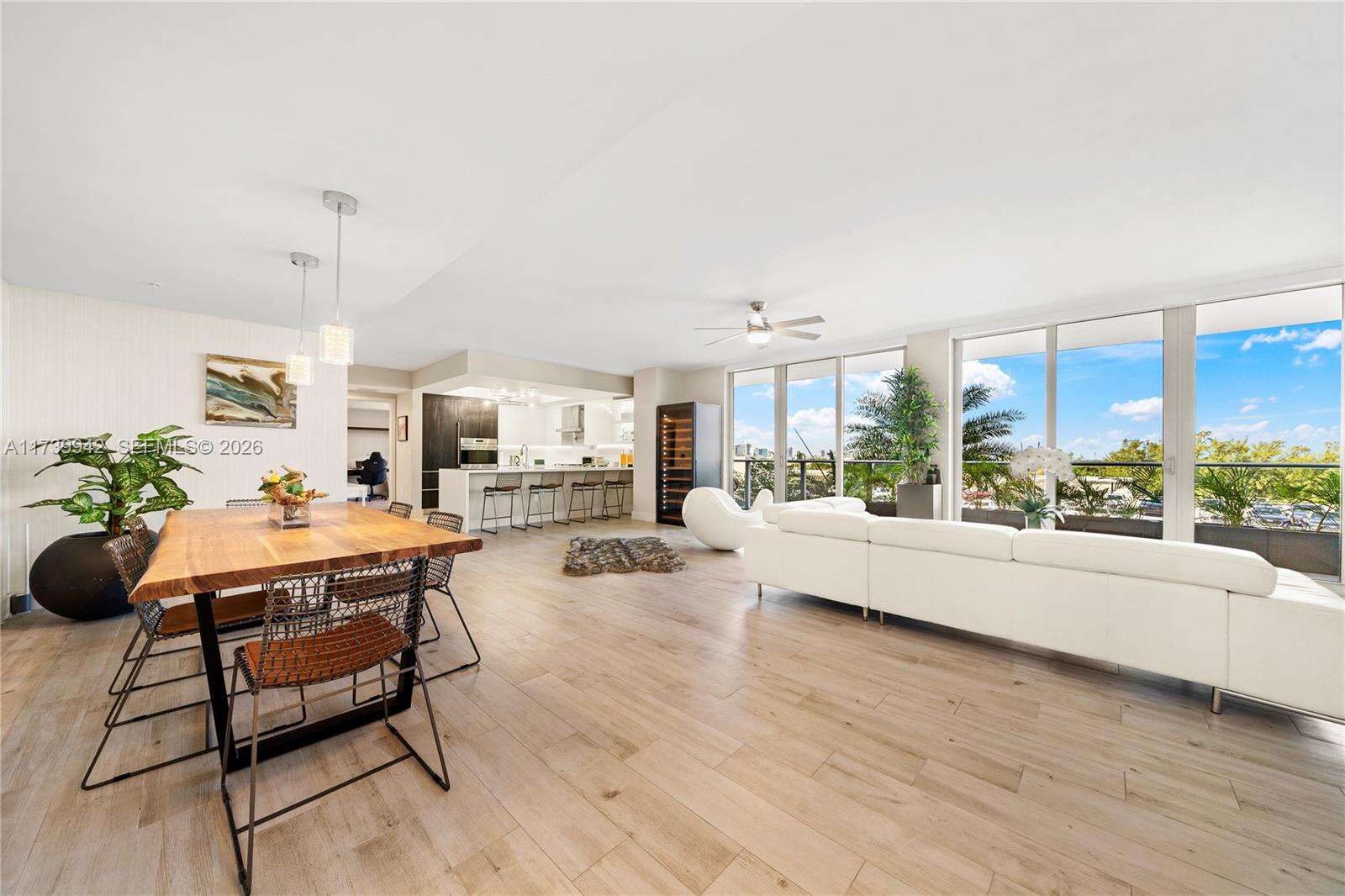 Riva Condominium Condos for Sale & Rent | Picture 1