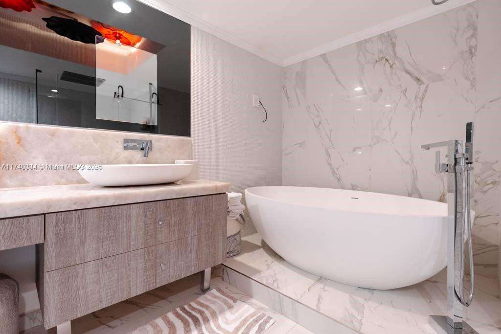 BEACH CLUB THREE - 1800 Ocean Dr, Hallandale Beach, FL 33009 | Picture 75