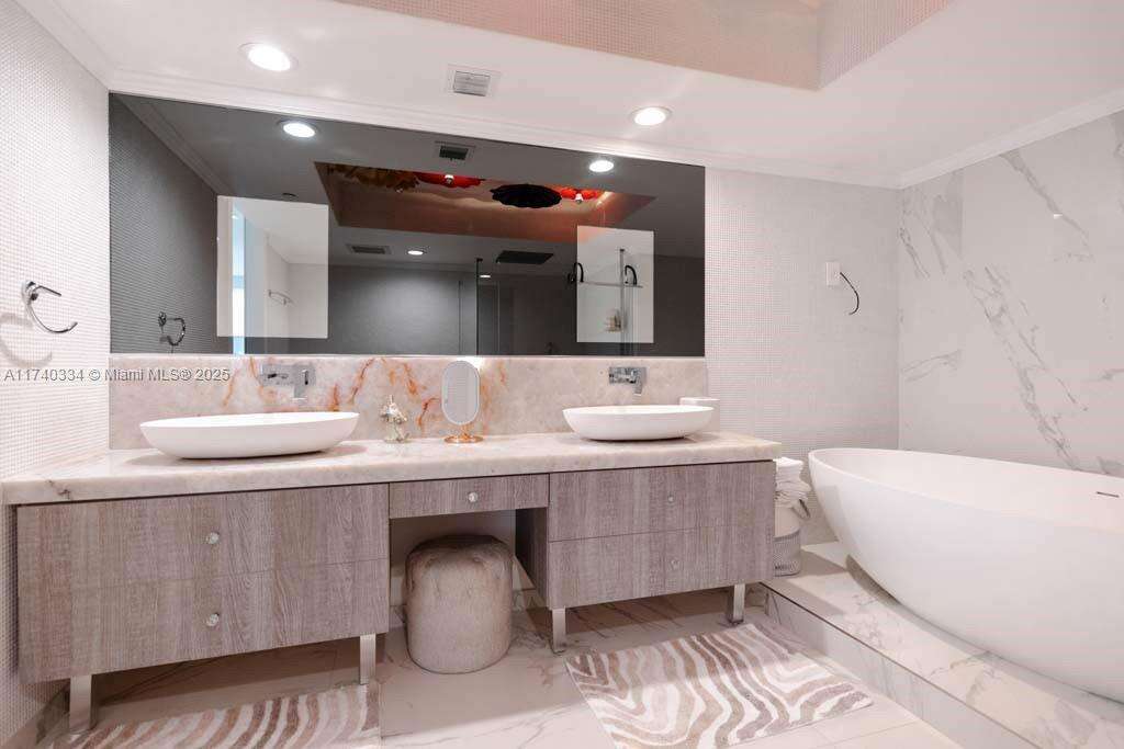 BEACH CLUB THREE - 1800 Ocean Dr, Hallandale Beach, FL 33009 | Picture 76