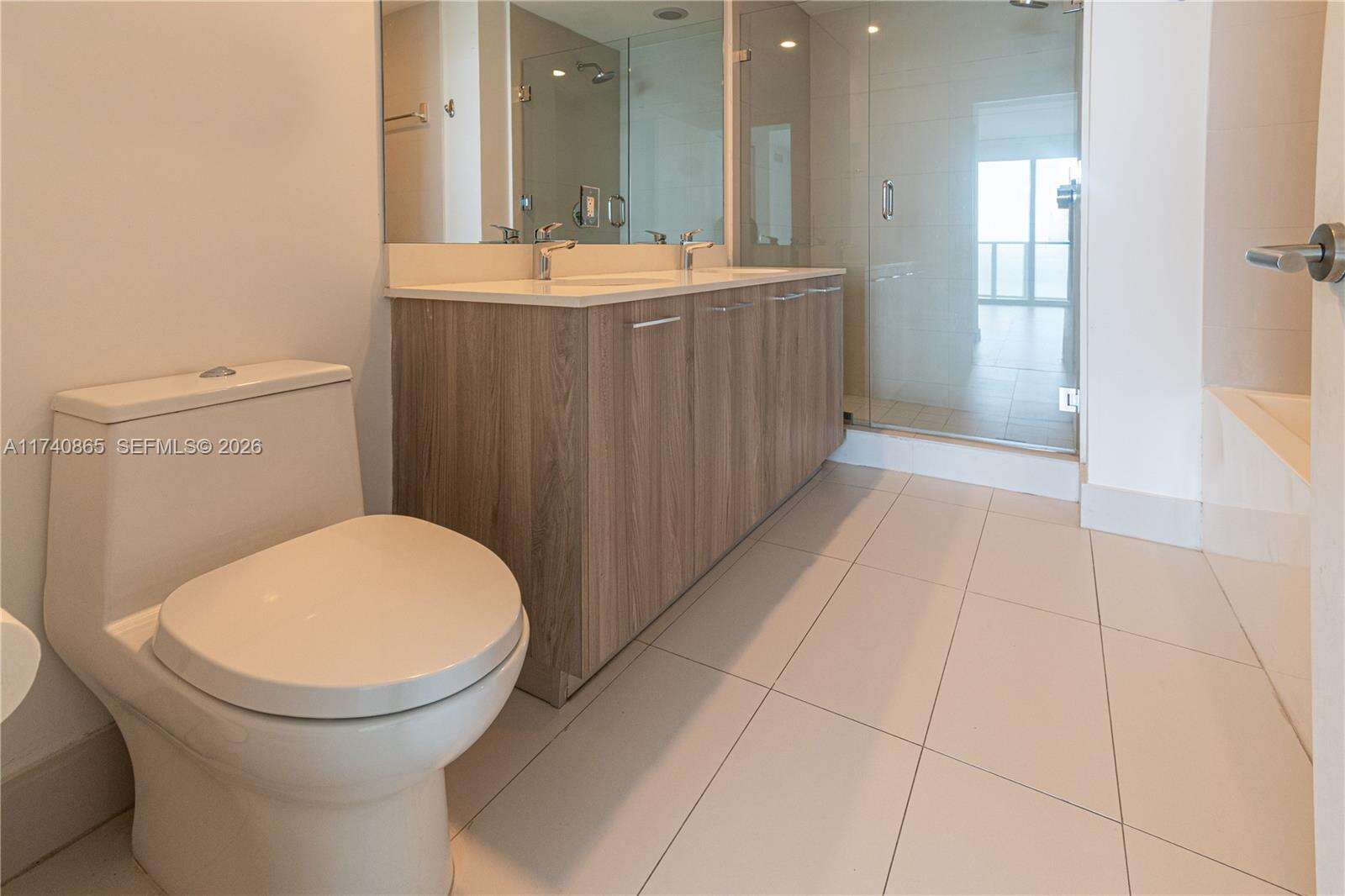 Paraiso Bayviews at Miami, FL 33137 - For Sale photo 7