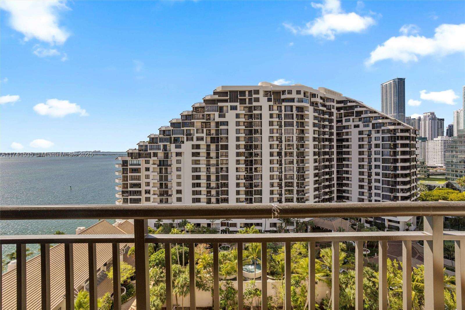 Brickell Key 2 at 540 Brickell Key Dr, Miami, FL 33131 - For Sale photo 17