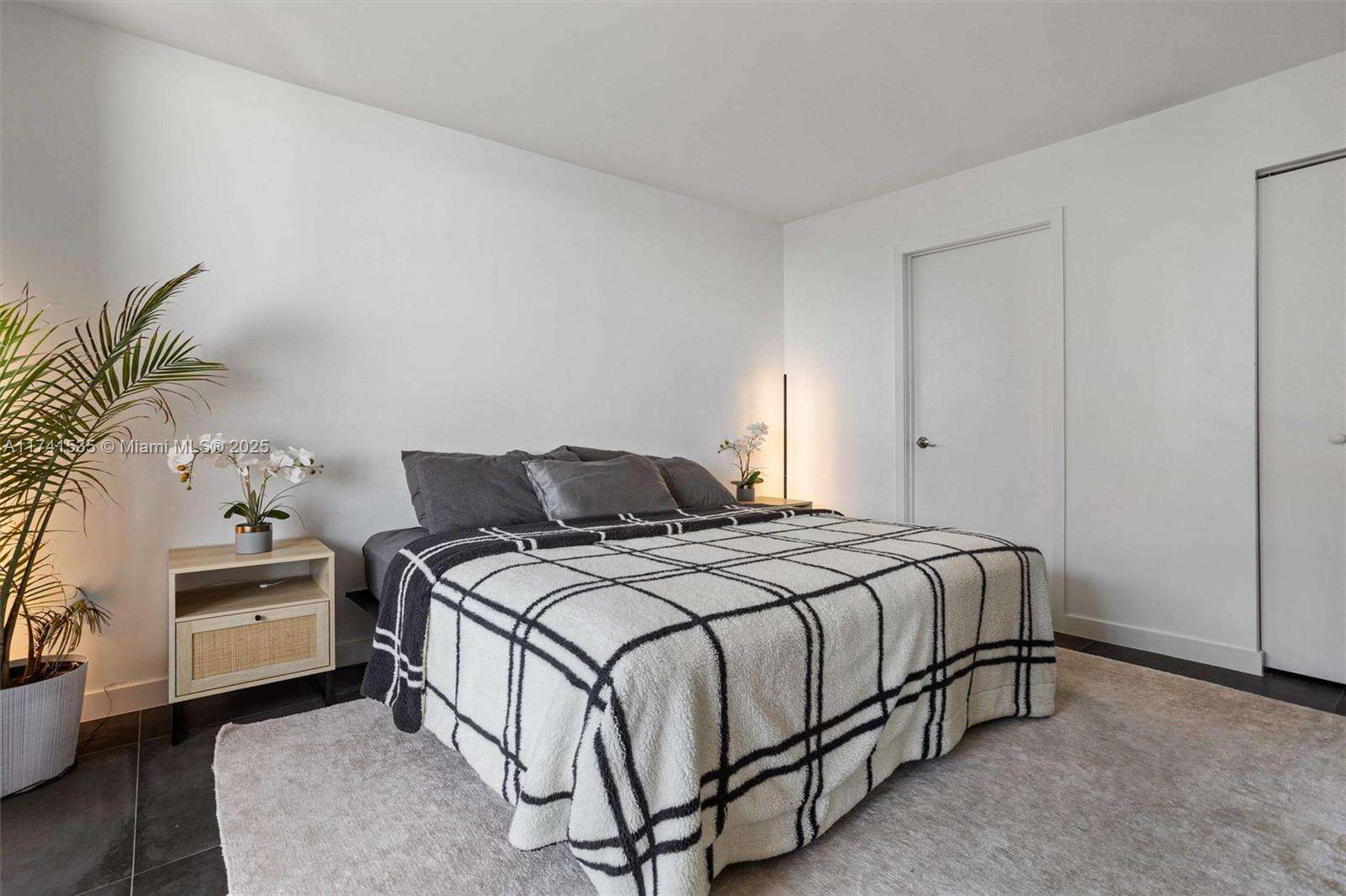 Brickell Key 2 at 540 Brickell Key Dr, Miami, FL 33131 - For Sale photo 19