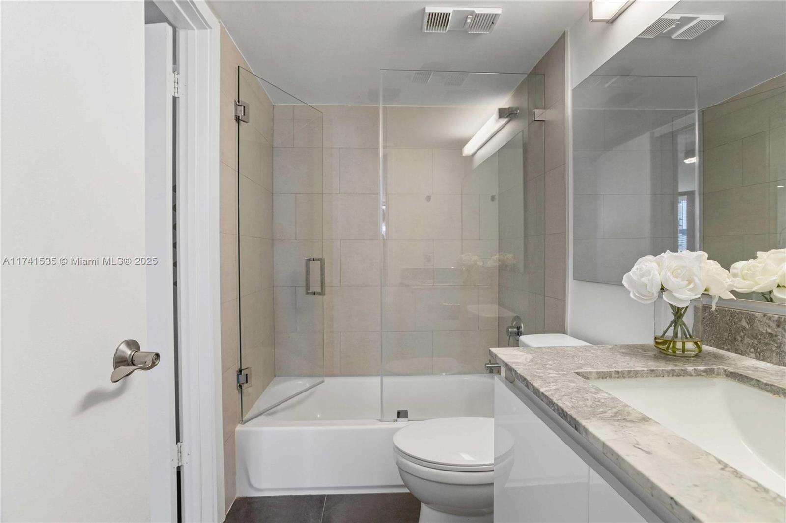 Brickell Key 2 at 540 Brickell Key Dr, Miami, FL 33131 - For Sale photo 24