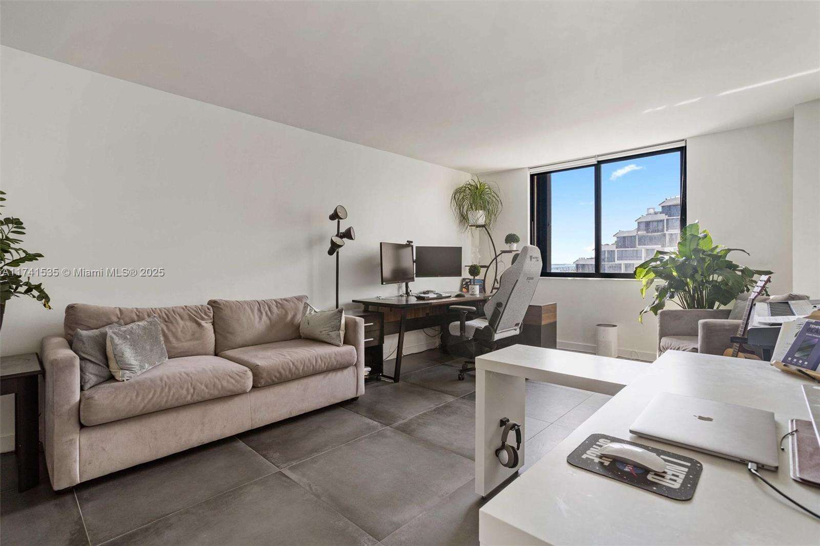 Brickell Key 2 at 540 Brickell Key Dr, Miami, FL 33131 - For Sale photo 26