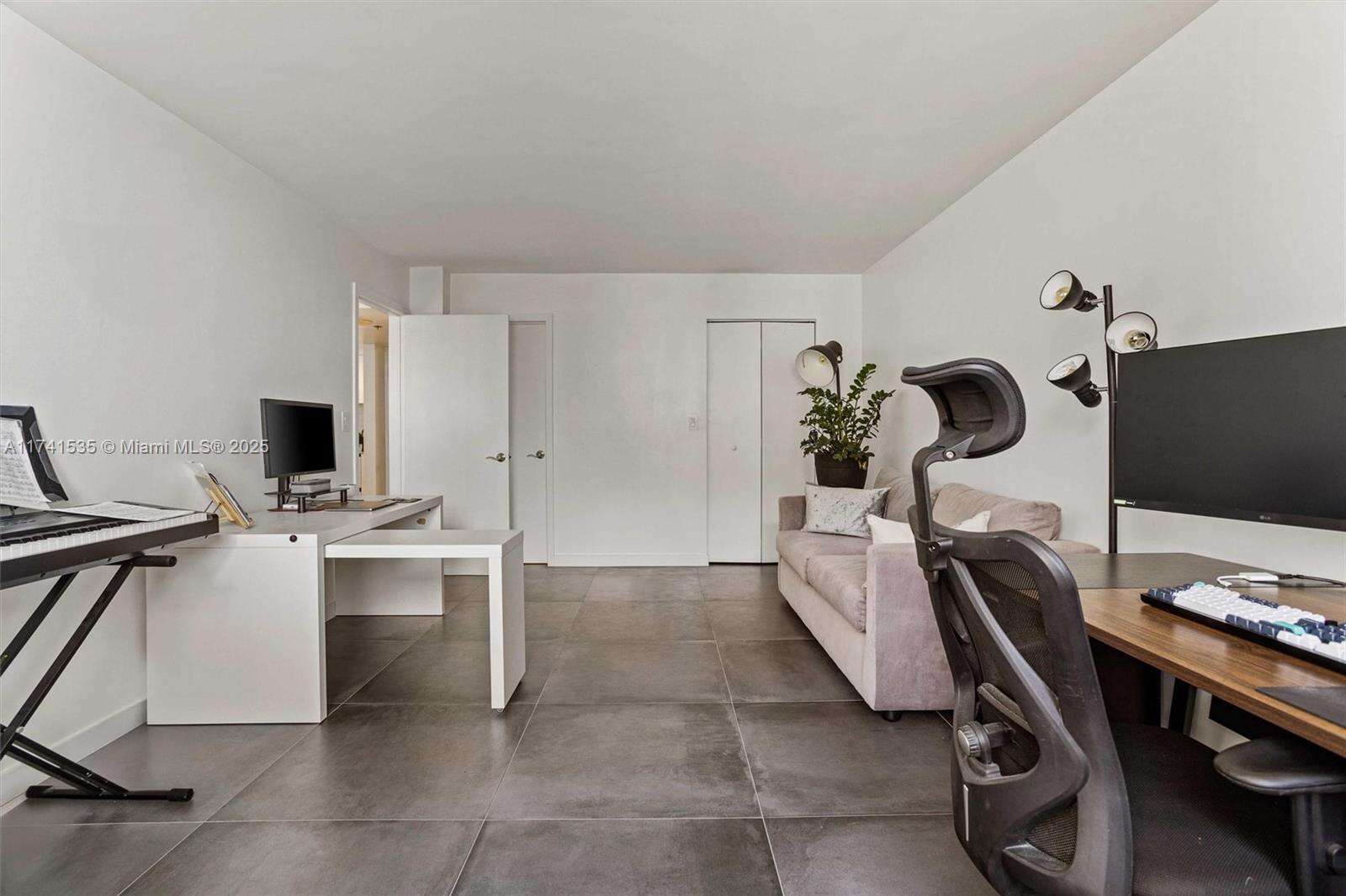 Brickell Key 2 at 540 Brickell Key Dr, Miami, FL 33131 - For Sale photo 28