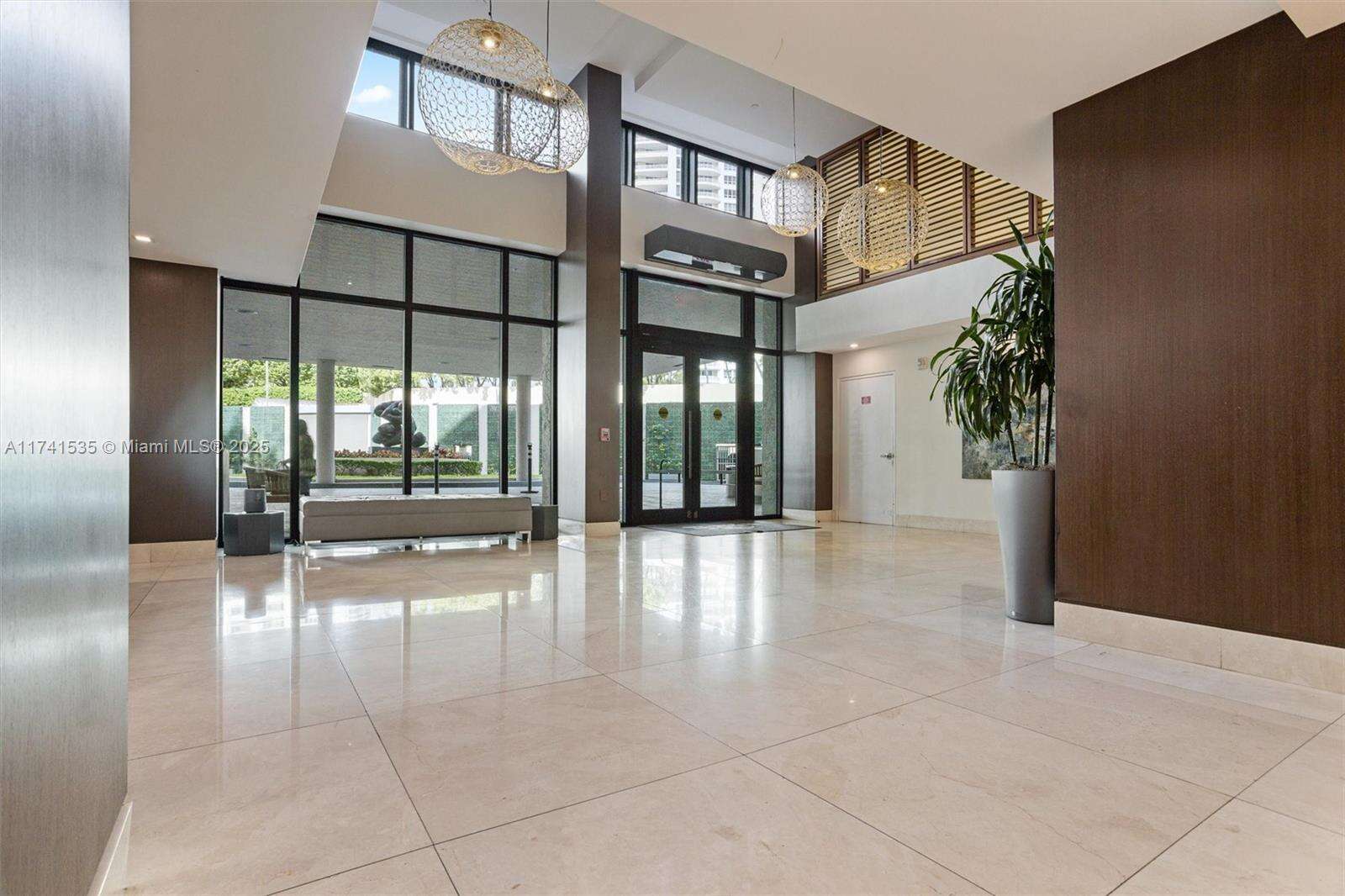 Brickell Key 2 at 540 Brickell Key Dr, Miami, FL 33131 - For Sale photo 37