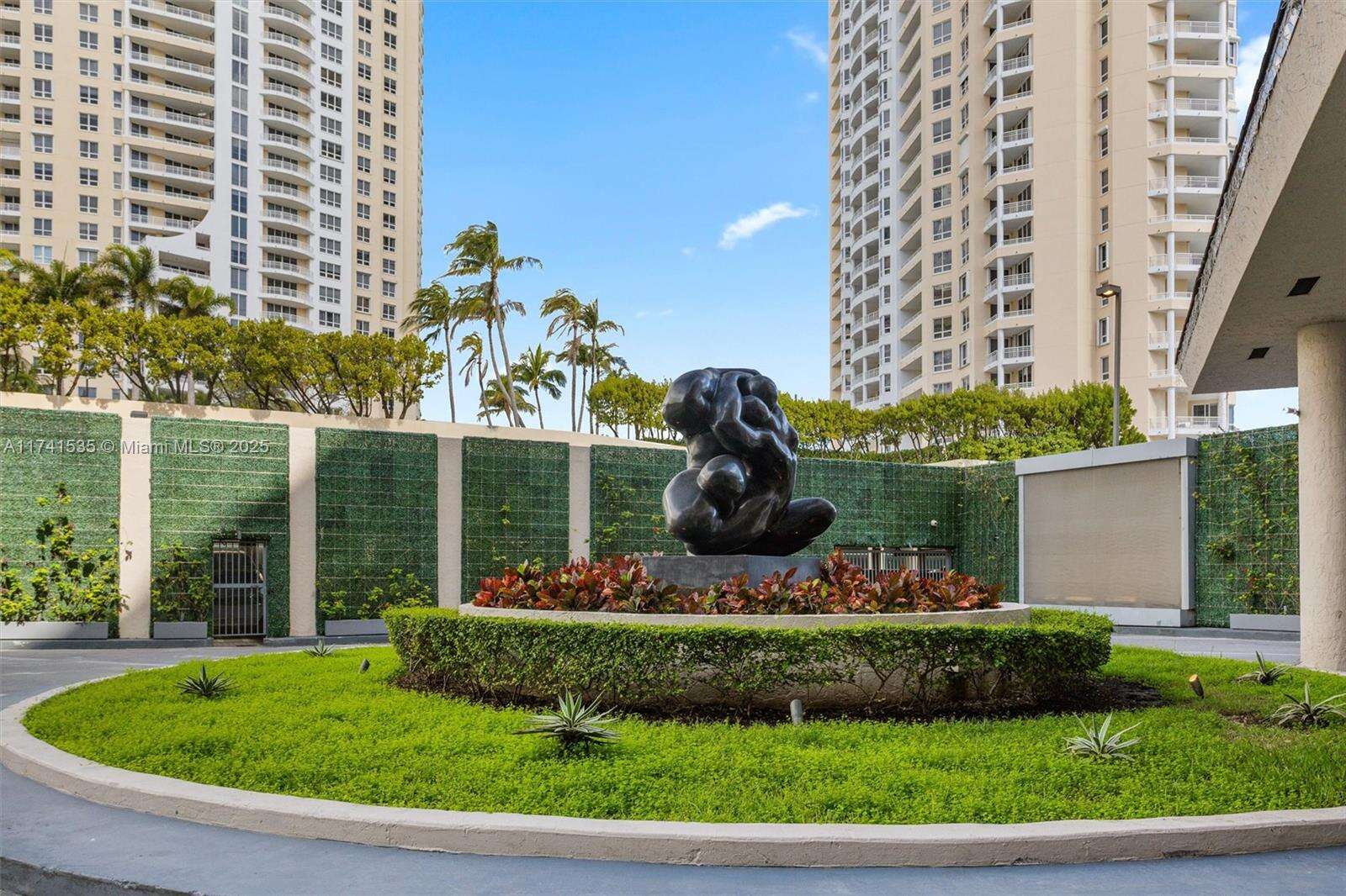 Brickell Key 2 at 540 Brickell Key Dr, Miami, FL 33131 - For Sale photo 39