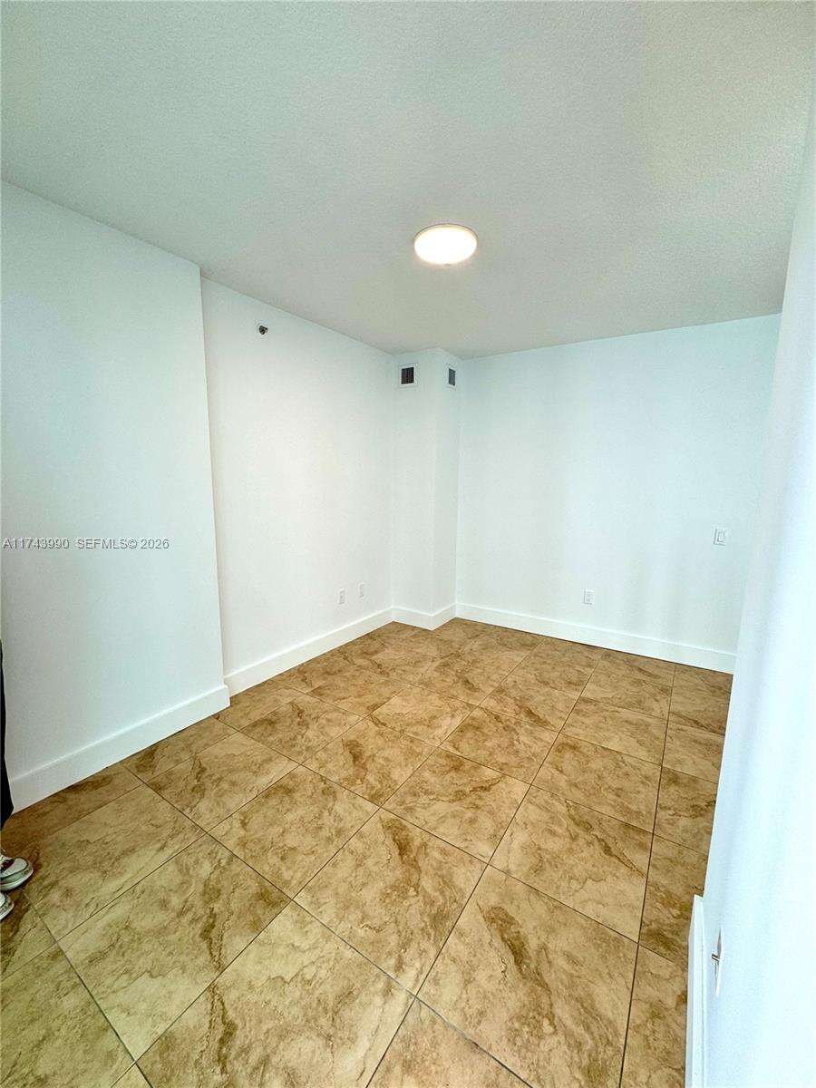 Brickell On The River at 41 5 St, Miami, FL 33131 - For Sale photo 15