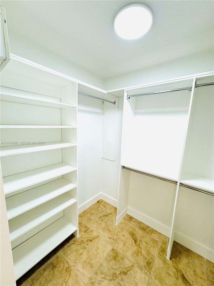 Brickell On The River at 41 5 St, Miami, FL 33131 - For Sale photo 22