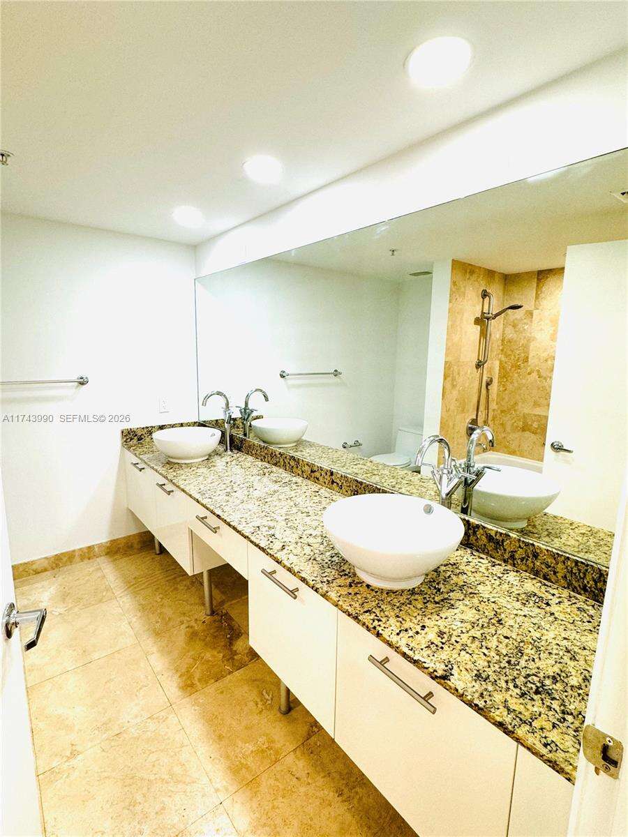 Brickell On The River at 41 5 St, Miami, FL 33131 - For Sale photo 26
