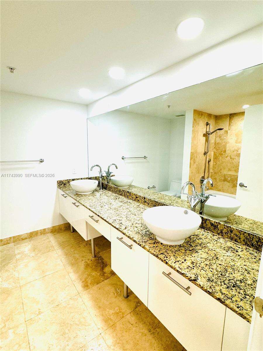 Brickell On The River at 41 5 St, Miami, FL 33131 - For Sale photo 28