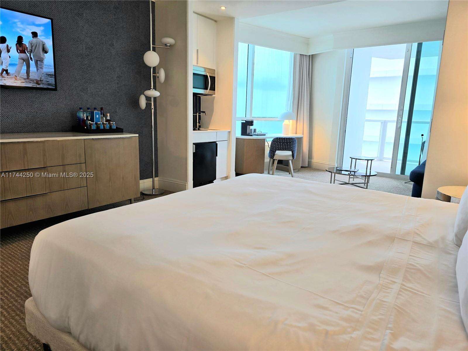 Fontainebleau 2 at 4401 Collins Ave, Miami Beach, FL 33140 - For Sale photo 3