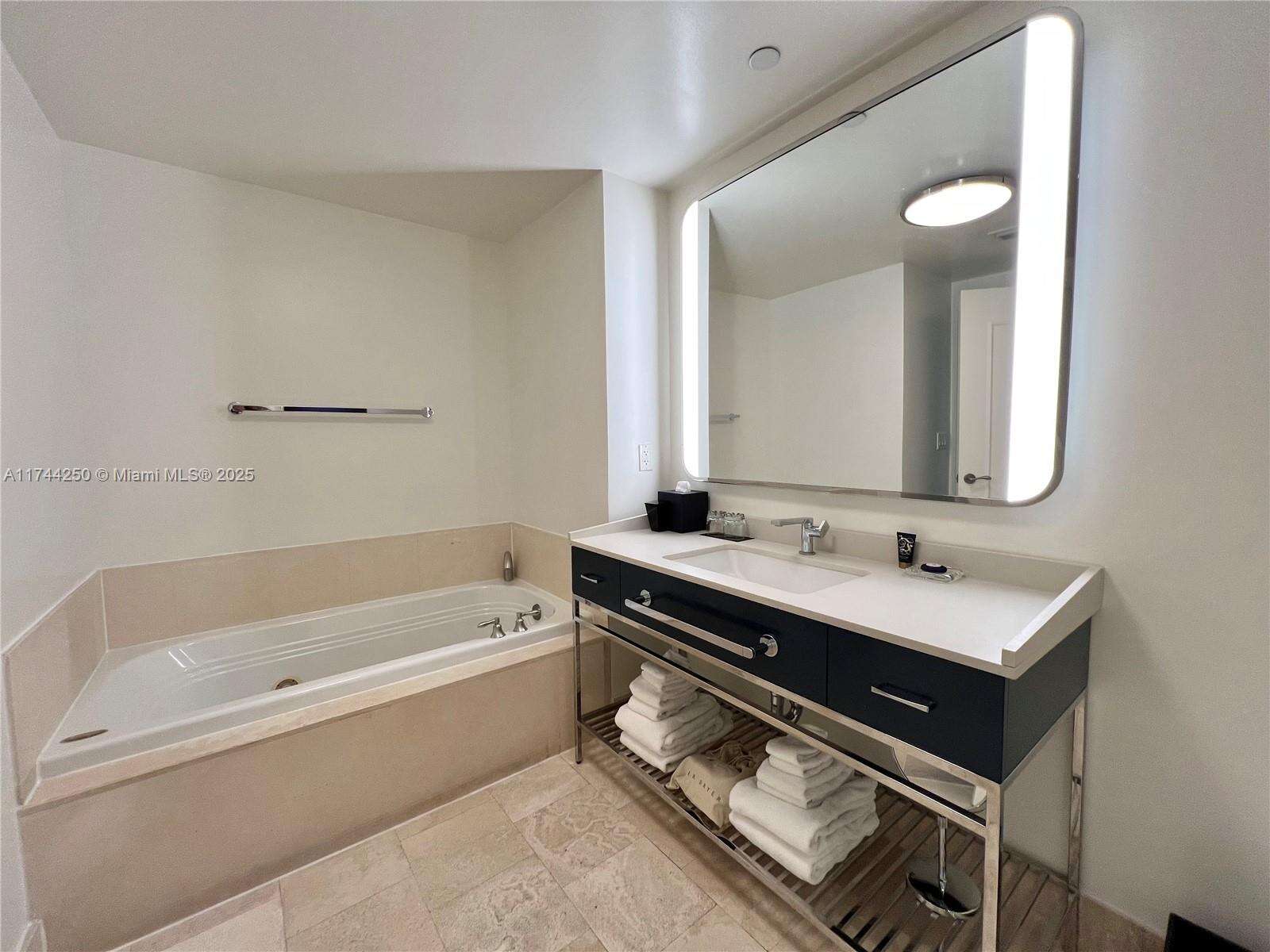Fontainebleau 2 at 4401 Collins Ave, Miami Beach, FL 33140 - For Sale photo 7