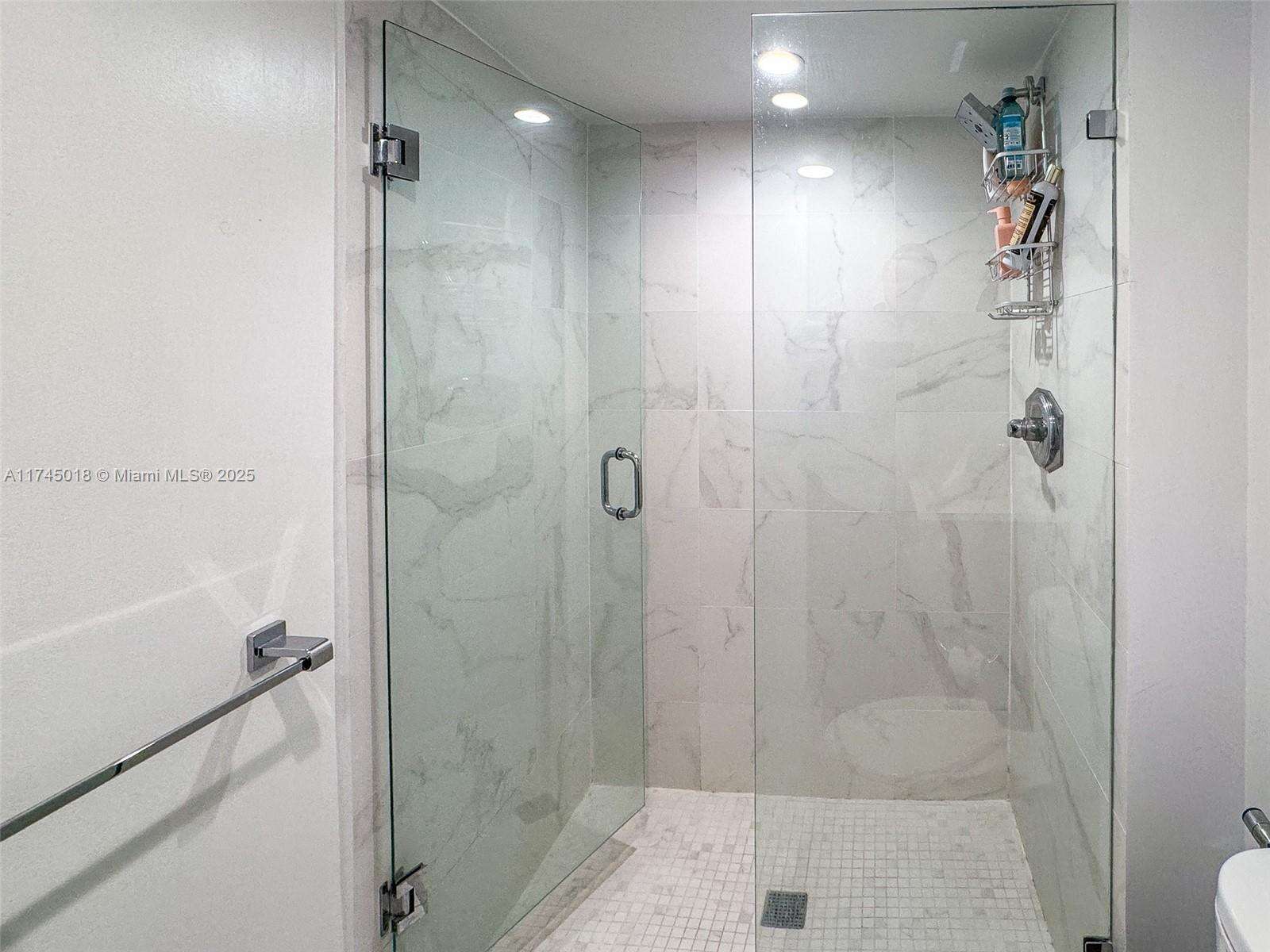 Arlen House at 100 Bayview Dr, Sunny Isles Beach, FL 33160 - For Sale photo 15