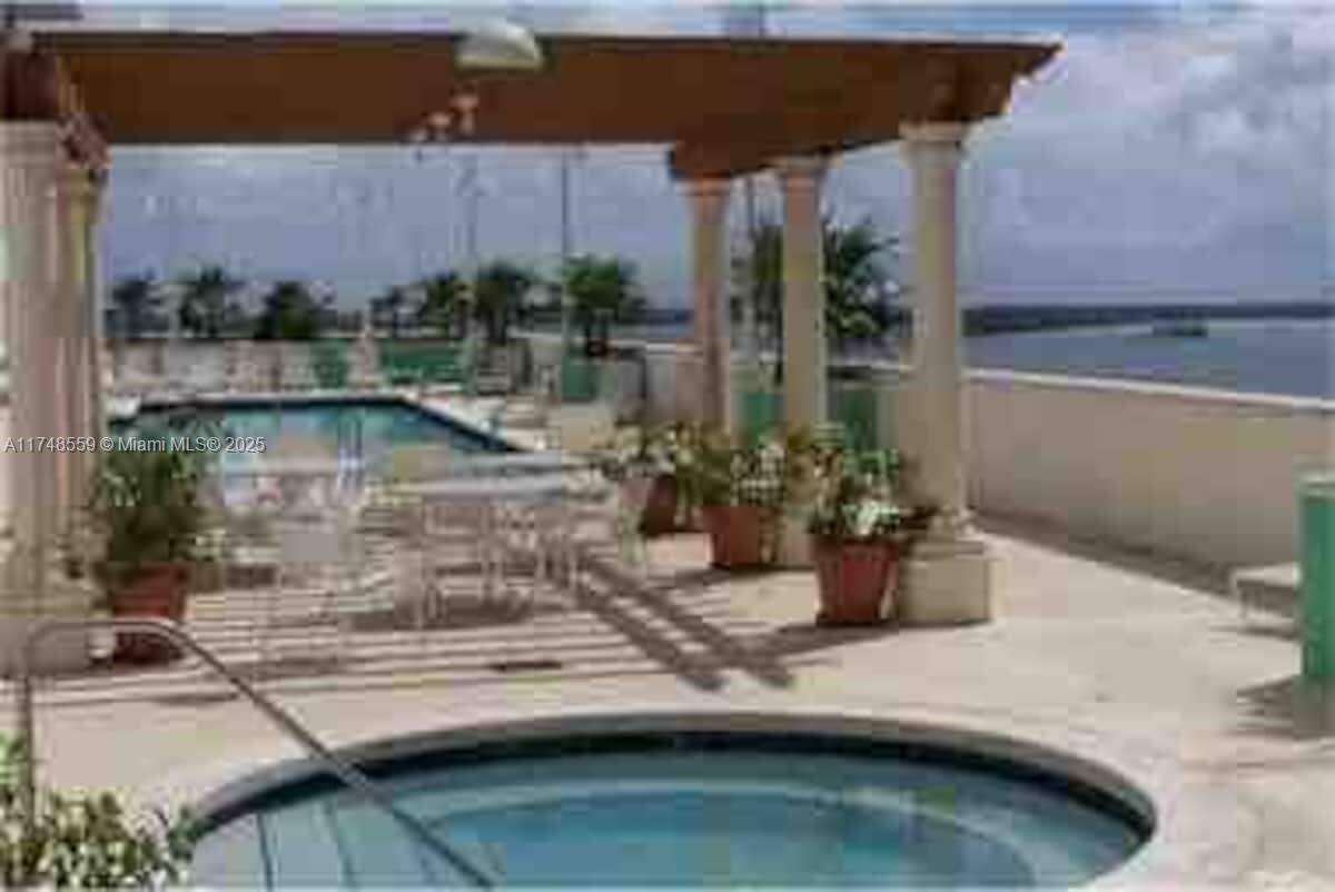 The Club At Brickell Bay at 1200 Brickell Bay Dr, Miami, FL 33131 - For Sale photo 18