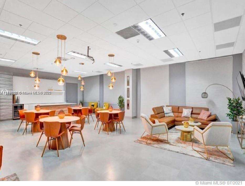 The Club At Brickell Bay at 1200 Brickell Bay Dr, Miami, FL 33131 - For Sale photo 4