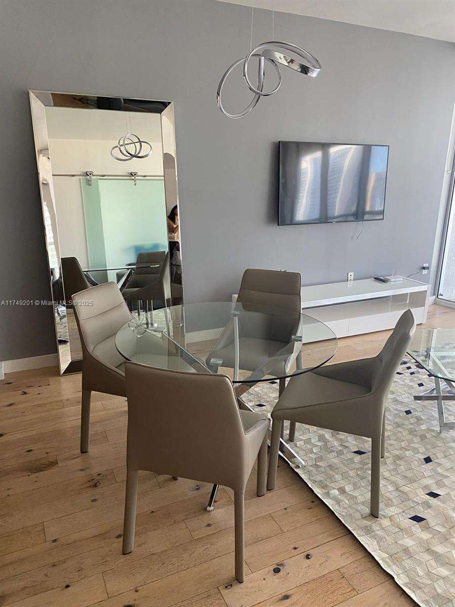Icon Brickell 3 at 485 Brickell Ave, Miami, FL 33131 - For Sale photo 5