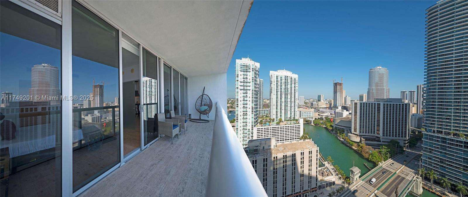 Icon Brickell 3 at 485 Brickell Ave, Miami, FL 33131 - For Sale photo 6