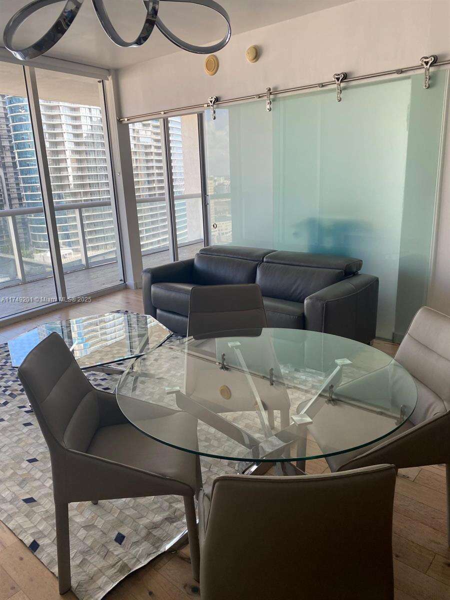 Icon Brickell 3 at 485 Brickell Ave, Miami, FL 33131 - For Sale photo 7