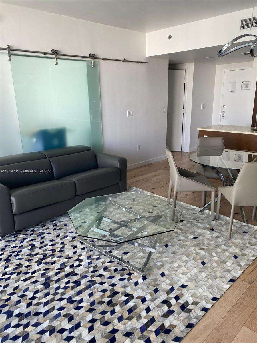 Icon Brickell 3 at 485 Brickell Ave, Miami, FL 33131 - For Sale photo 8