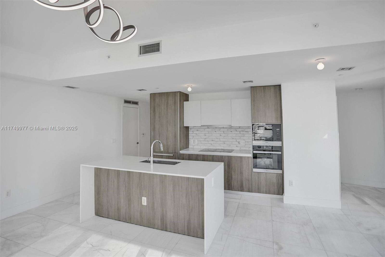 Biscayne Beach at 2900 7 Ave, Miami, FL 33137 - For Sale photo 4