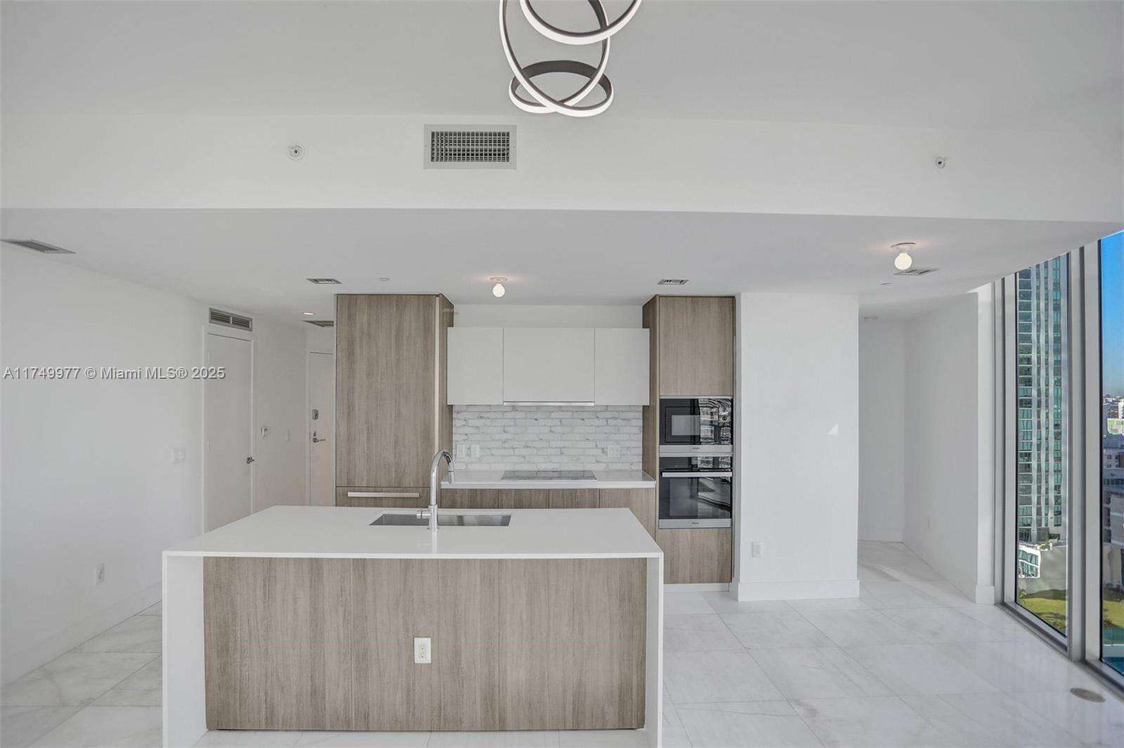 Biscayne Beach at 2900 7 Ave, Miami, FL 33137 - For Sale photo 5