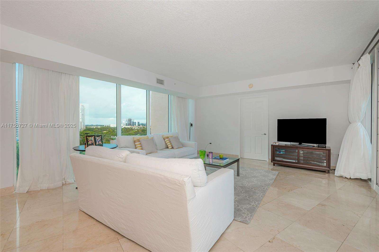 Hidden Bay at Aventura, FL 33180 - For Sale photo 2