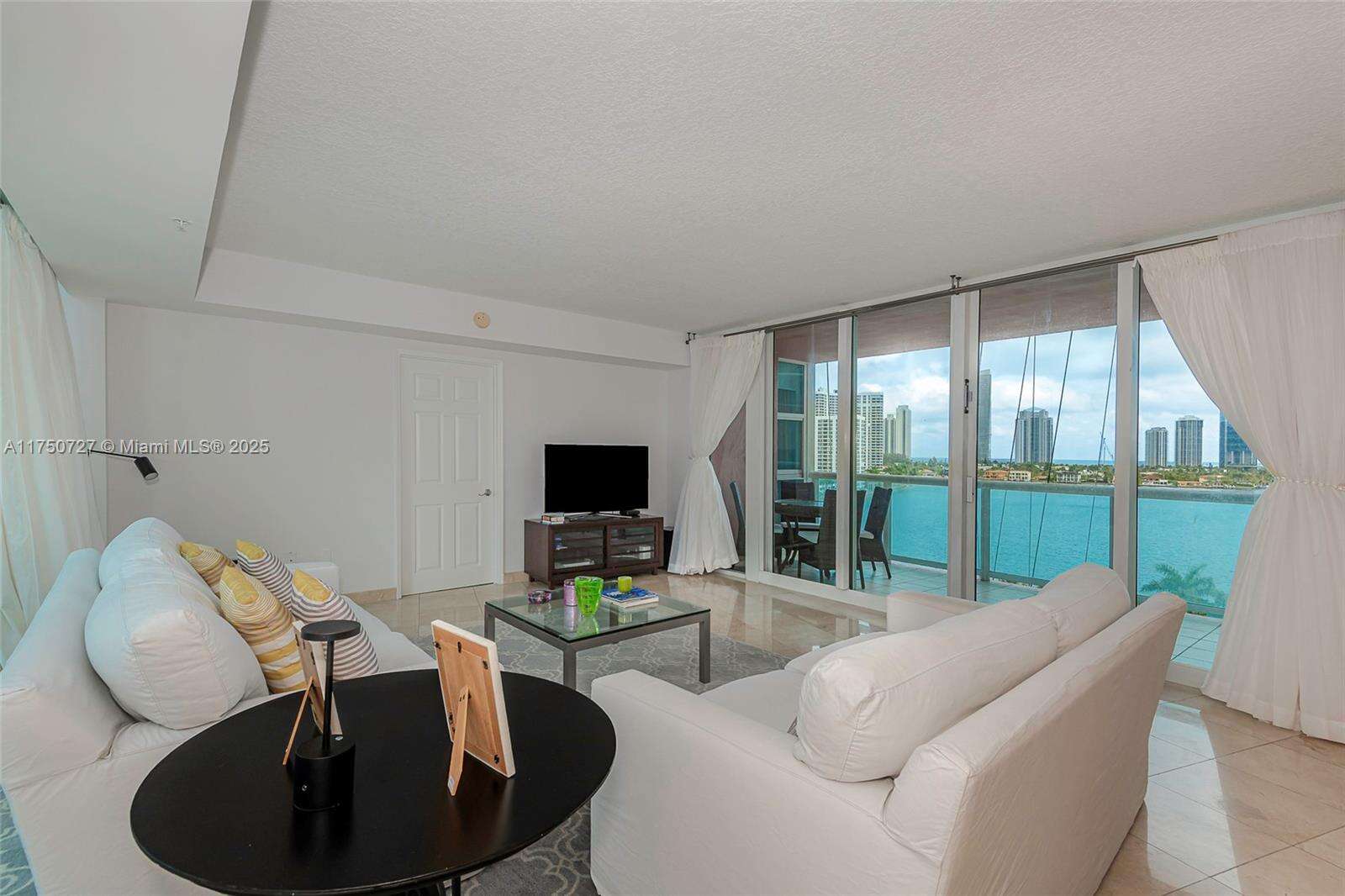 Hidden Bay at Aventura, FL 33180 - For Sale photo 3