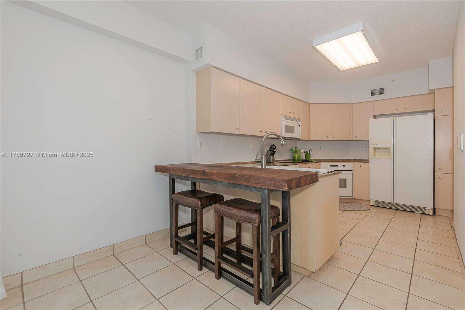 Hidden Bay at Aventura, FL 33180 - For Sale photo 7
