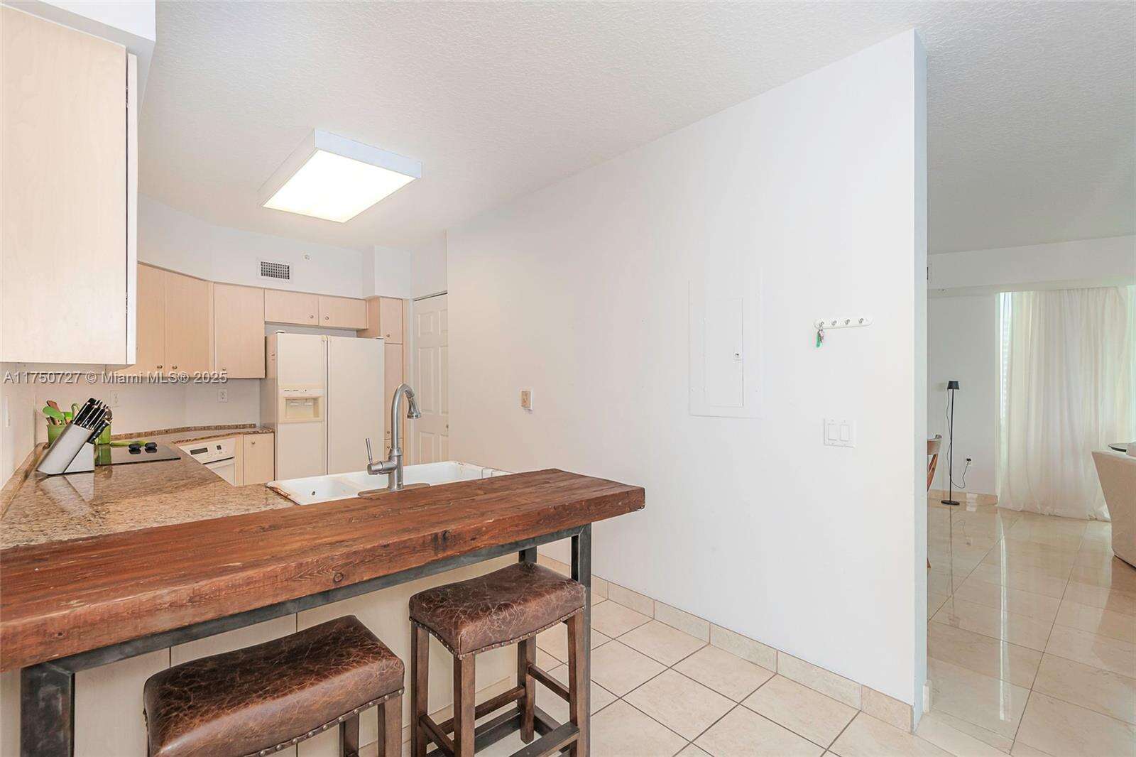 Hidden Bay at Aventura, FL 33180 - For Sale photo 8