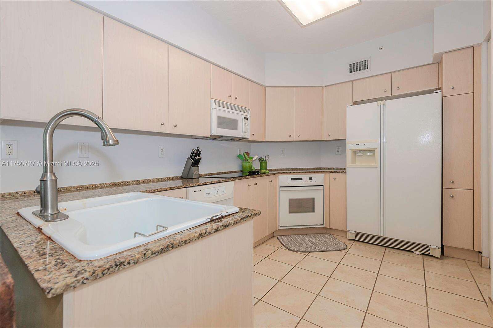 Hidden Bay at Aventura, FL 33180 - For Sale photo 9