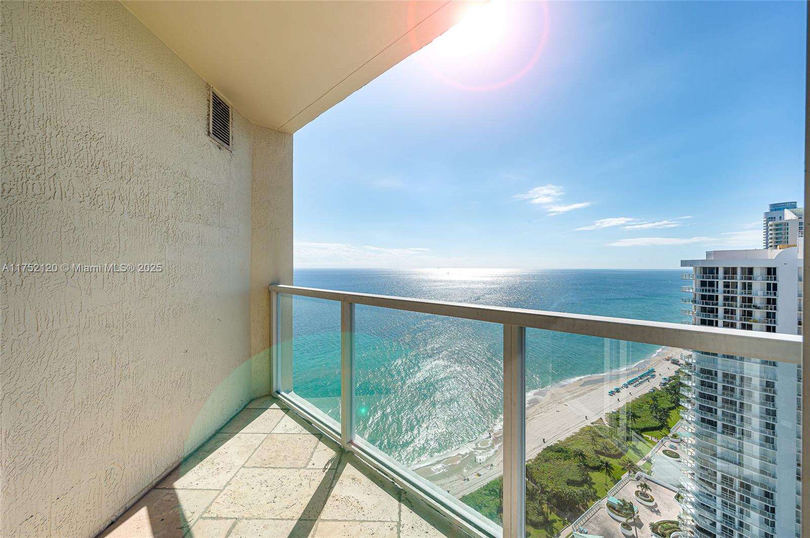 La Perla at 16699 Collins Ave, Sunny Isles Beach, FL 33160 - For Sale photo 15