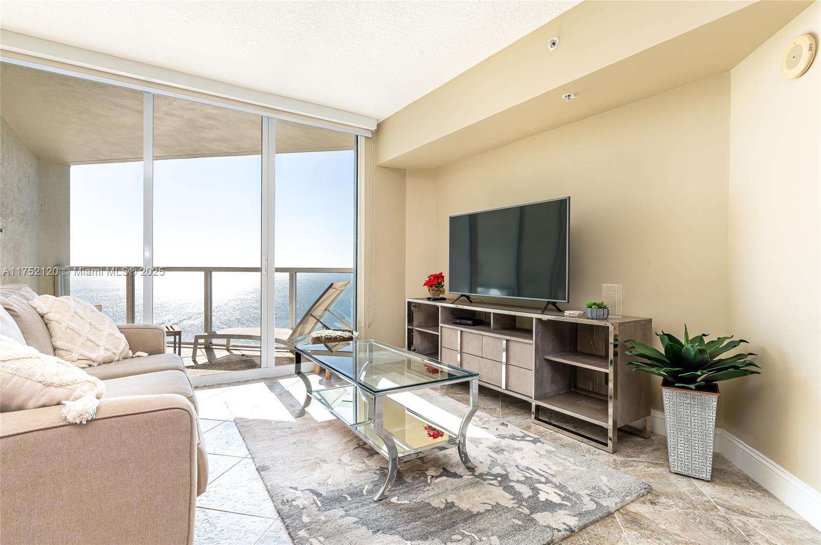La Perla at 16699 Collins Ave, Sunny Isles Beach, FL 33160 - For Sale photo 3