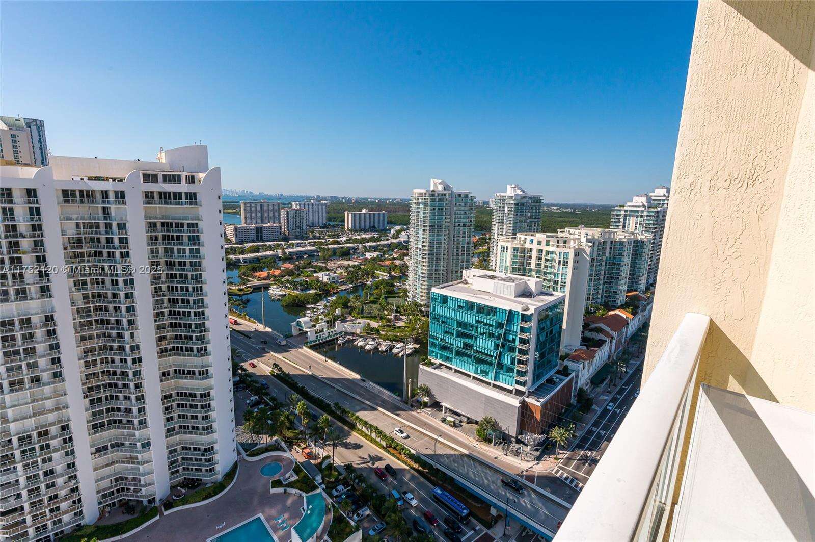 La Perla at 16699 Collins Ave, Sunny Isles Beach, FL 33160 - For Sale photo 24